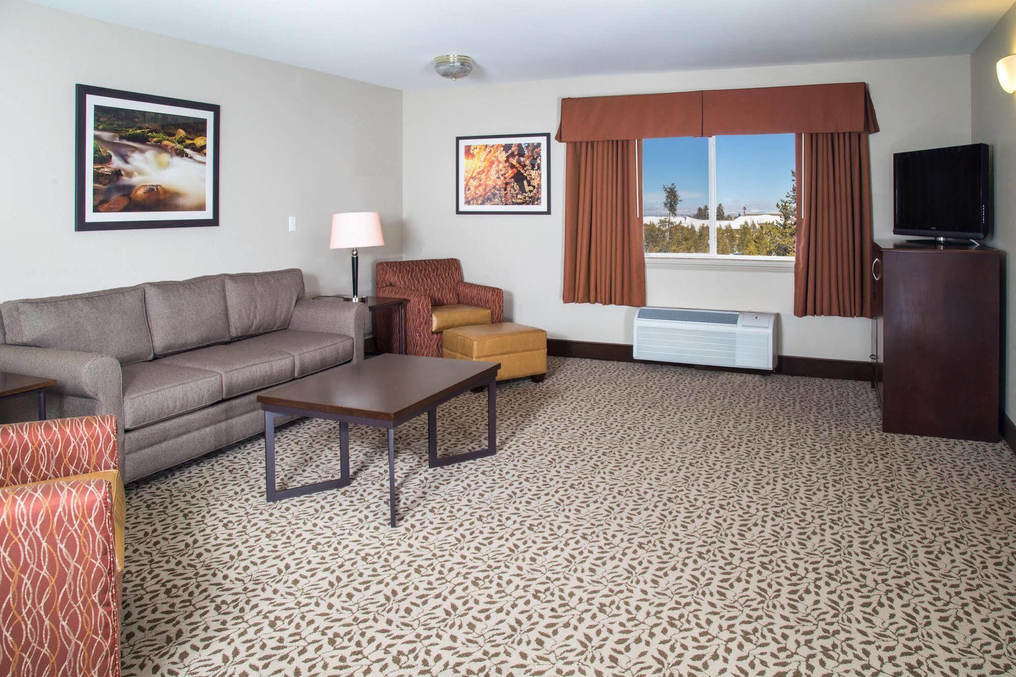 Gray Wolf Inn & Suites West Yellowstone Exterior foto