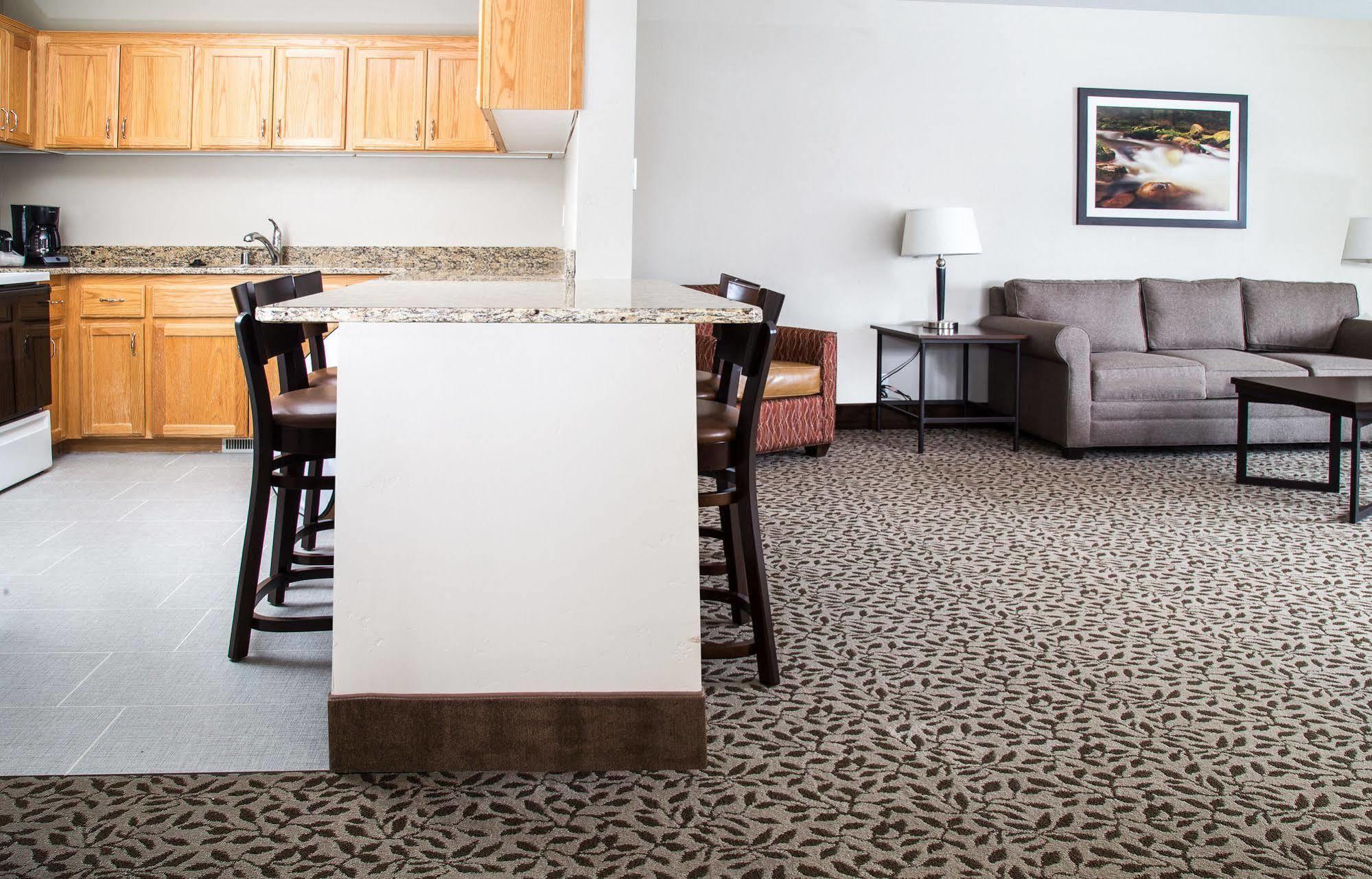 Gray Wolf Inn & Suites West Yellowstone Exterior foto