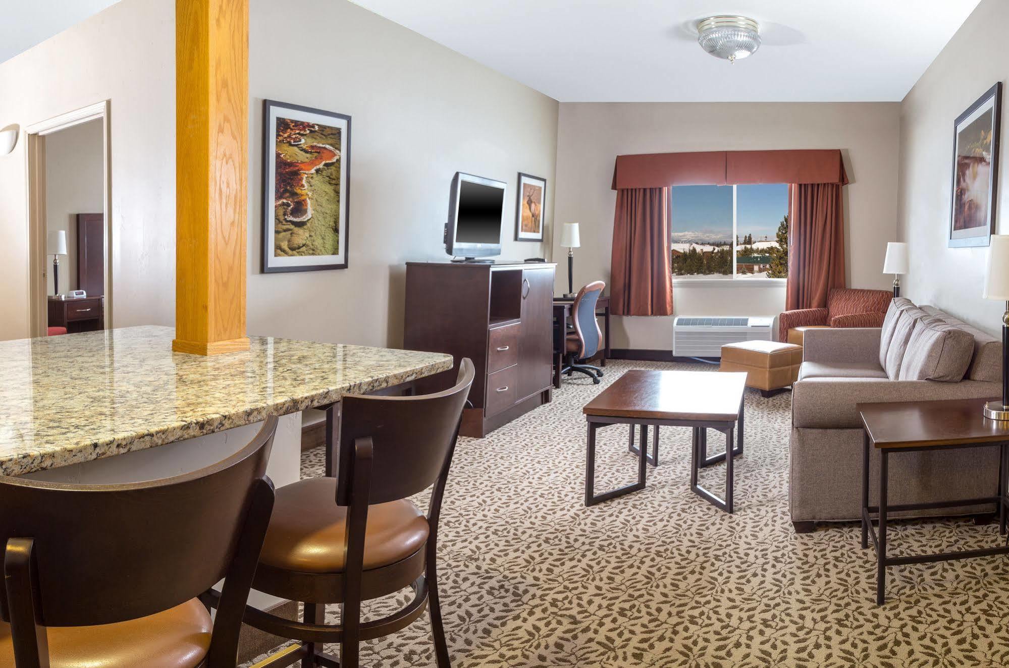 Gray Wolf Inn & Suites West Yellowstone Exterior foto